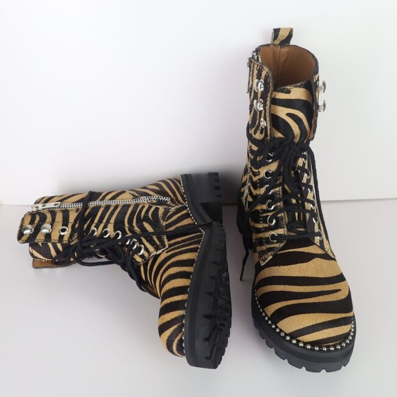 Aqua Women’s Tiger Print Jax Studded Hiker Combat Boots Lace Up Round Toe 5.5 - Picture 7 of 16